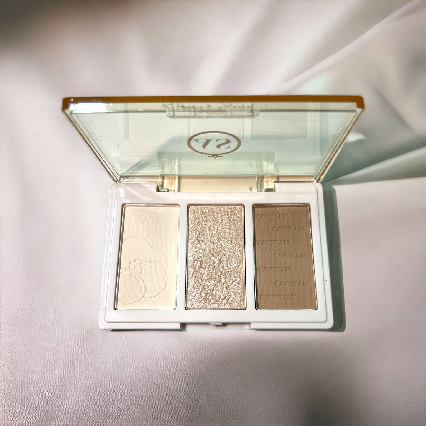 3 in 1 Ageless Makeup ~ Face Contouring Palate & Magic Brush