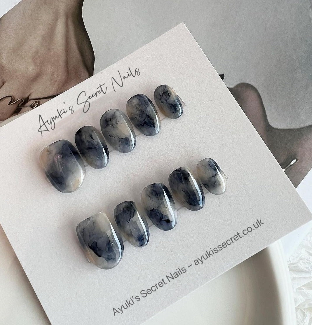 Ayuki’s Secret Nails (As 19334)