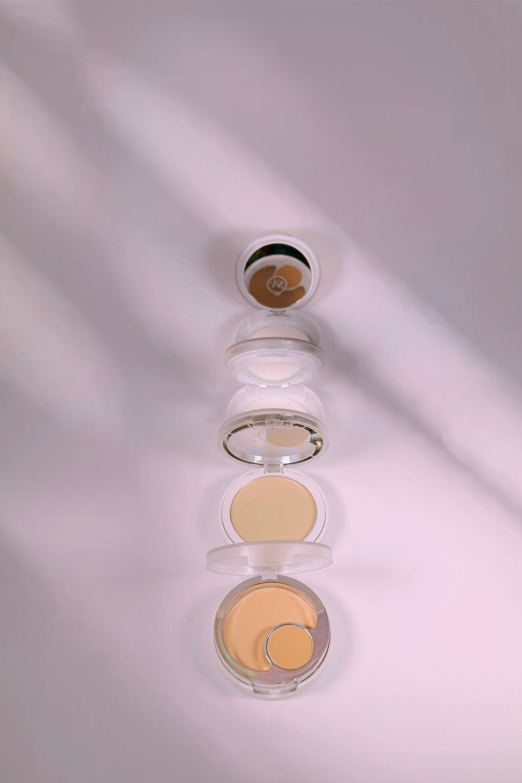 (2 in 1 BB Cream)Concealer +Cream Foundation Palette .