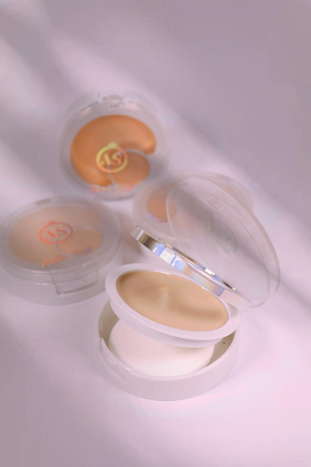 (2 in 1 BB Cream)Concealer +Cream Foundation Palette .