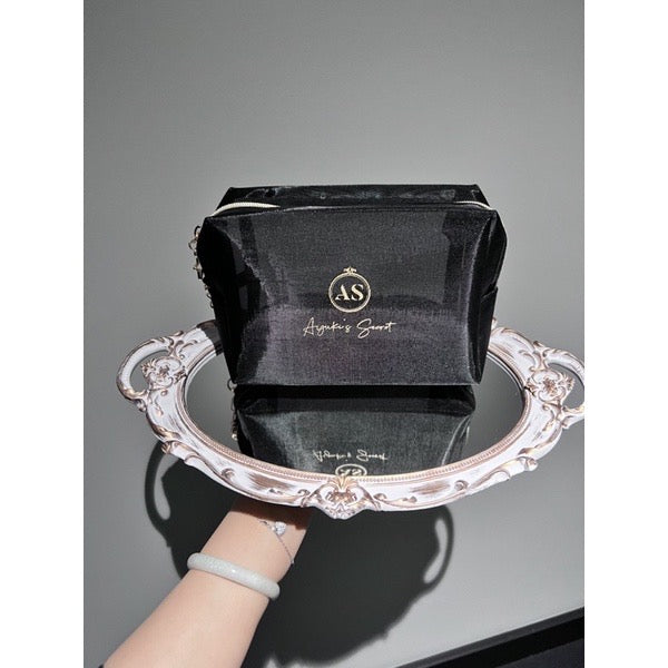 Ayuki’s Secret Makeup Bag