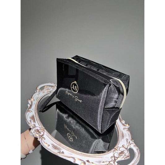 Ayuki’s Secret Makeup Bag