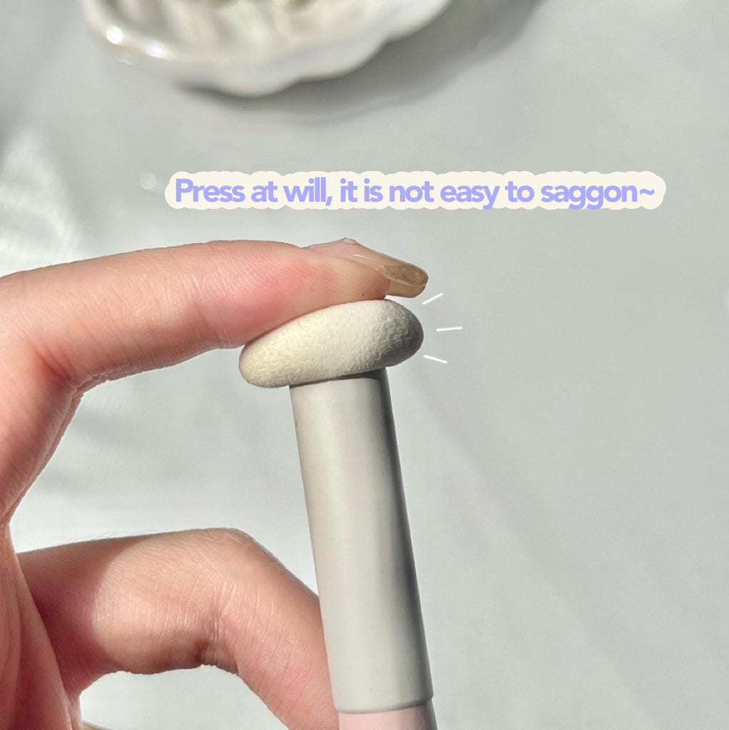 Ayuki’s Secret Little Buns Concealer Brush
